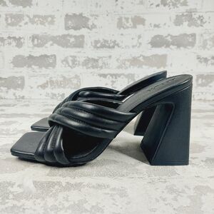 NEW Abound Pearl Black Faux Leather Criss Cross Straps Block Heel Sandals D779